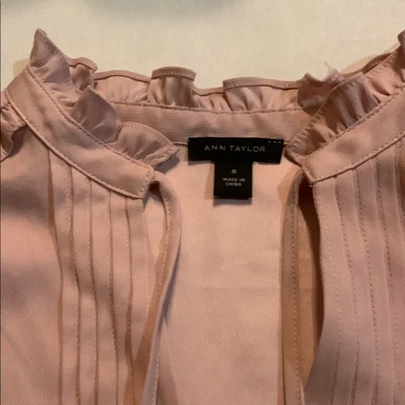 Elegant Ann Taylor Pink Women's Top - Picture 2 of 3